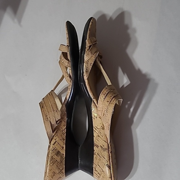 Women's Pesaro Slipon Sandals - Picture 4 of 9